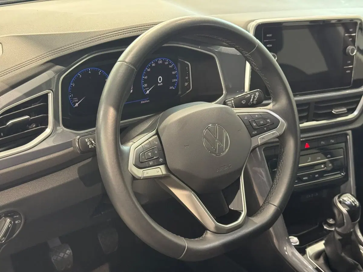 Volkswagen T-Roc usata a Varese (10)