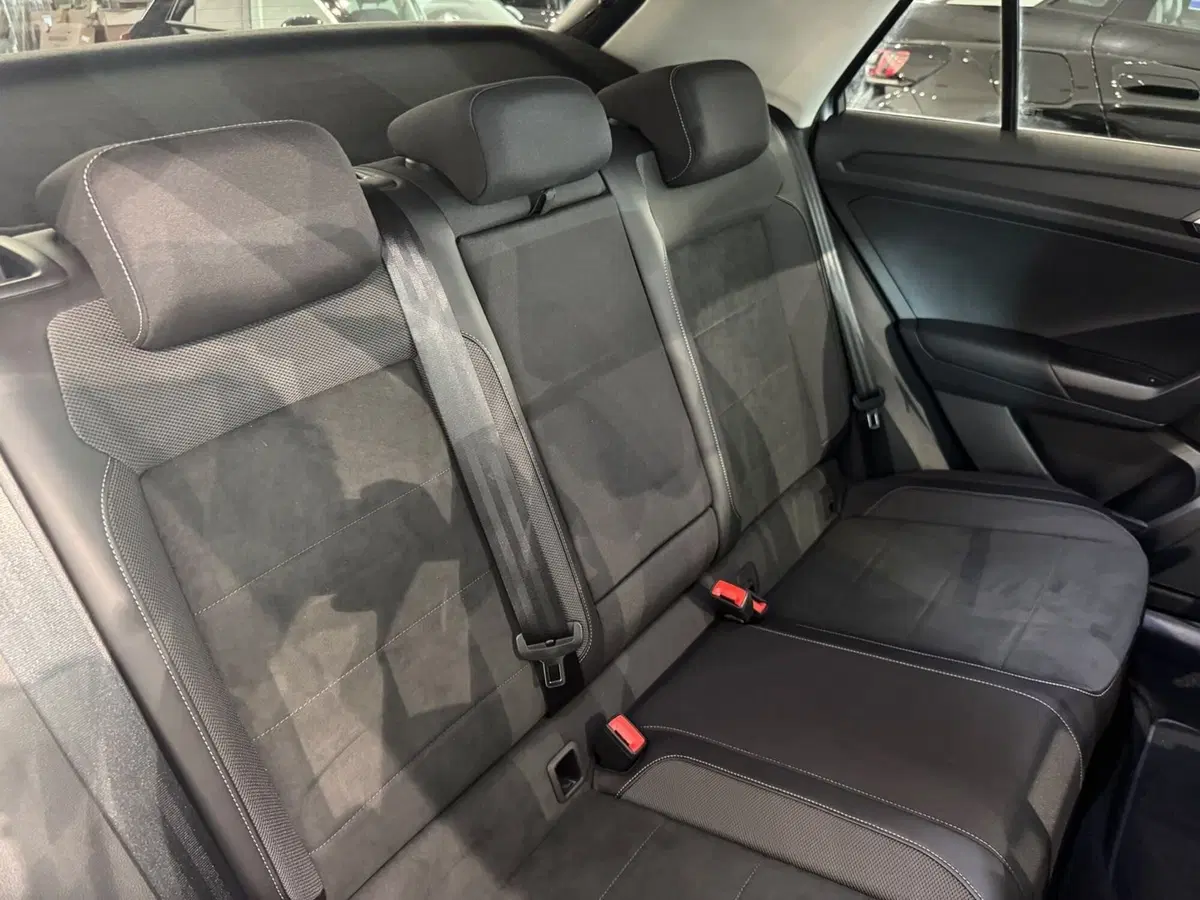 Volkswagen T-Roc usata a Varese (12)