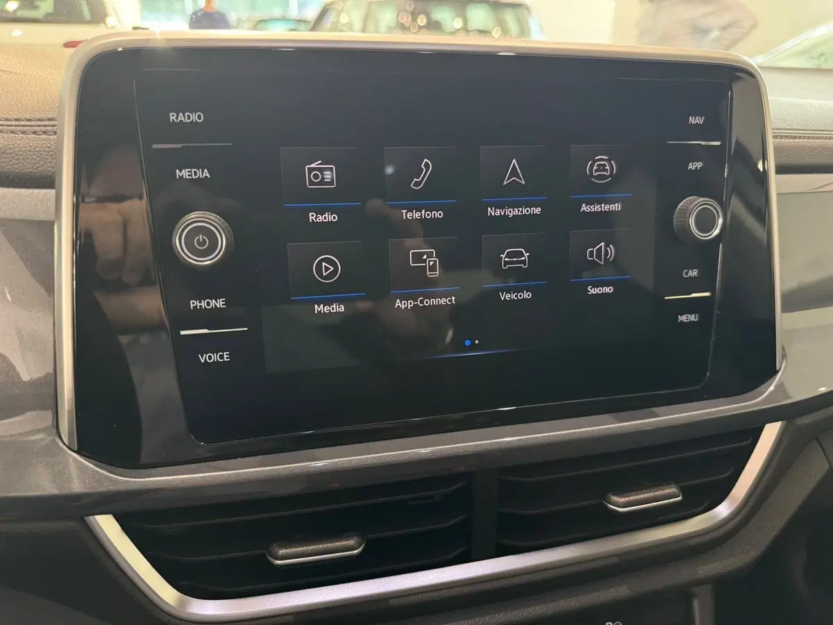 Volkswagen T-Roc usata a Varese (13)