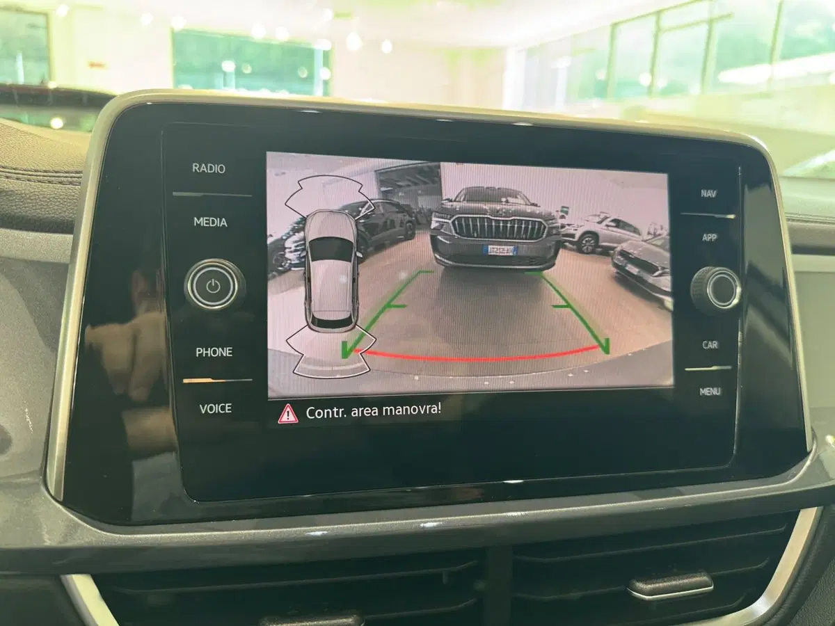 Volkswagen T-Roc usata a Varese (14)