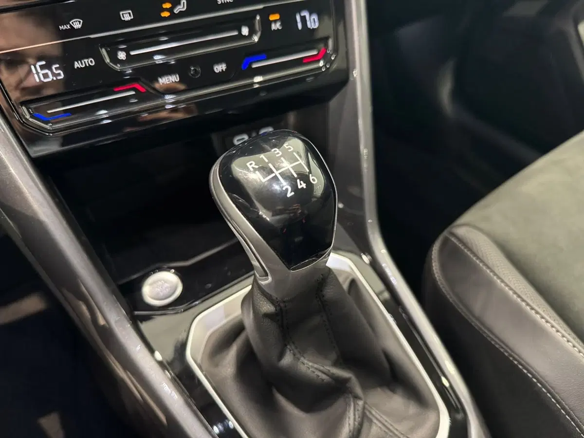 Volkswagen T-Roc usata a Varese (15)