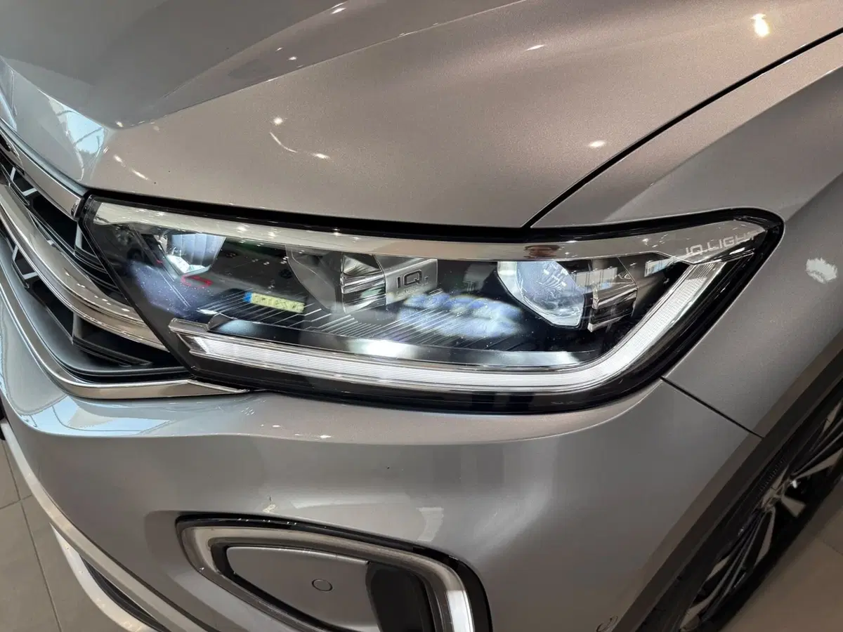 Volkswagen T-Roc usata a Varese (6)