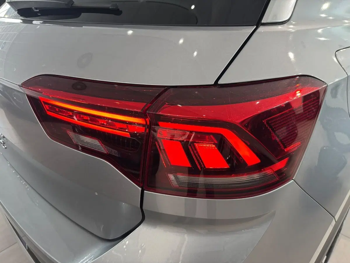 Volkswagen T-Roc usata a Varese (7)