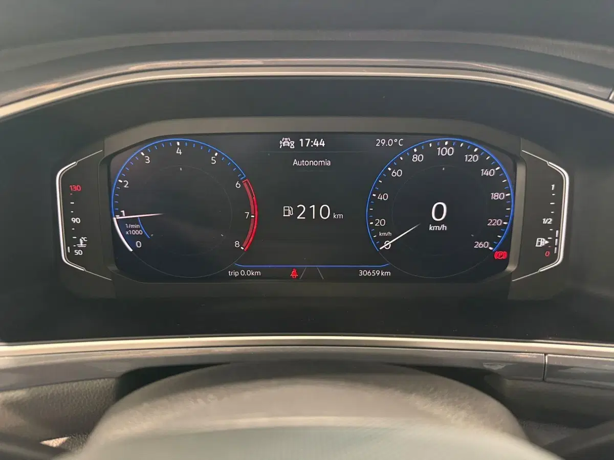 Volkswagen T-Roc usata a Varese (8)