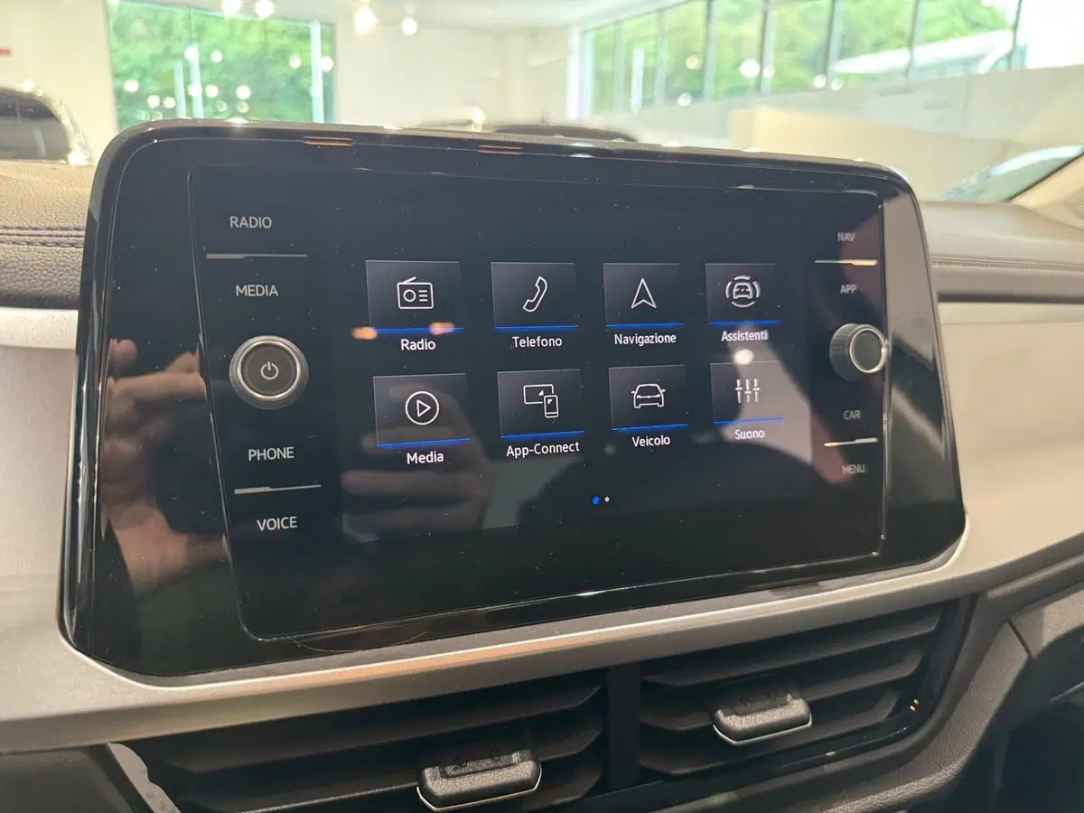 Volkswagen T-Roc usata a Varese (13)