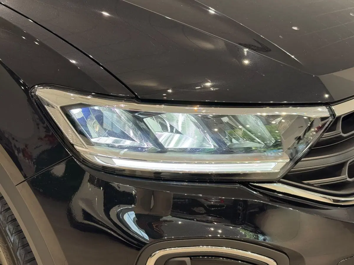 Volkswagen T-Roc usata a Varese (5)