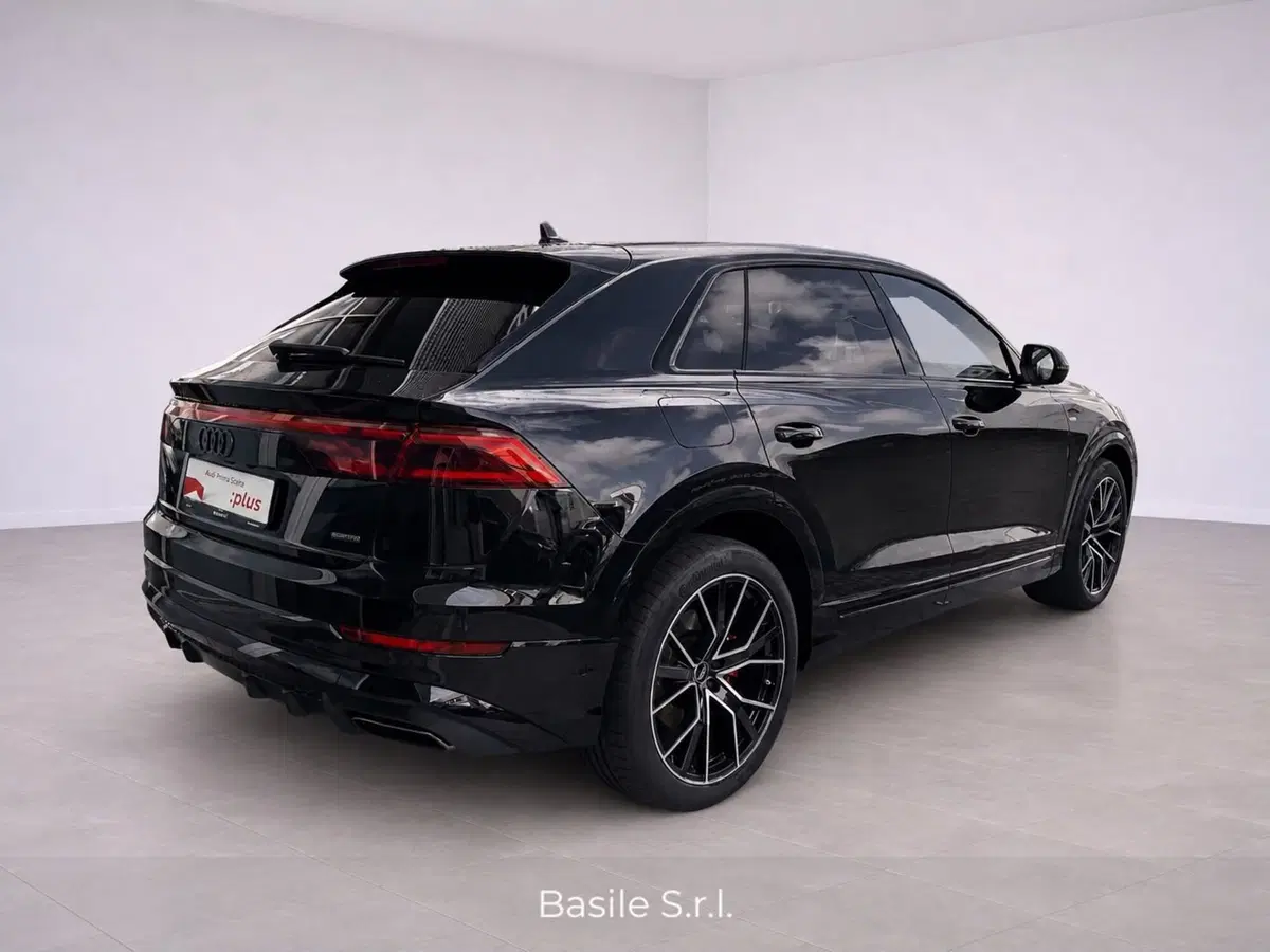 Audi Q8 nuova a Taranto (2)
