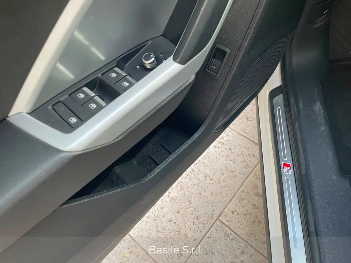 Audi Q3 Sportback usata a Taranto (8)