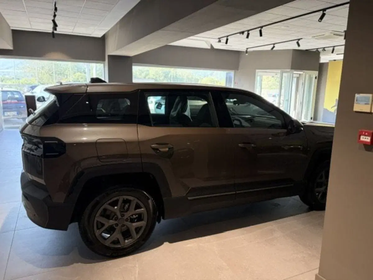 Jeep Compass nuova a Benevento (10)