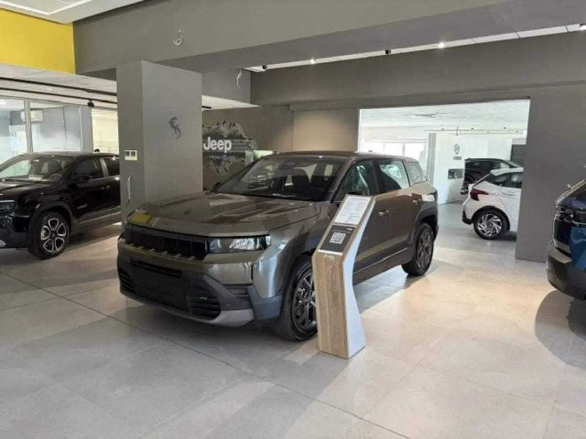 Jeep Compass nuova a Benevento (2)