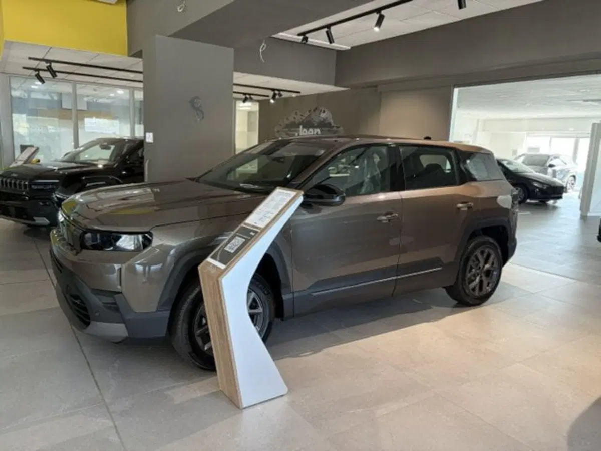 Jeep Compass nuova a Benevento (3)
