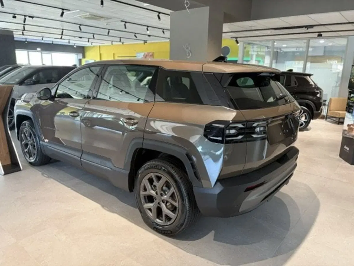 Jeep Compass nuova a Benevento (6)