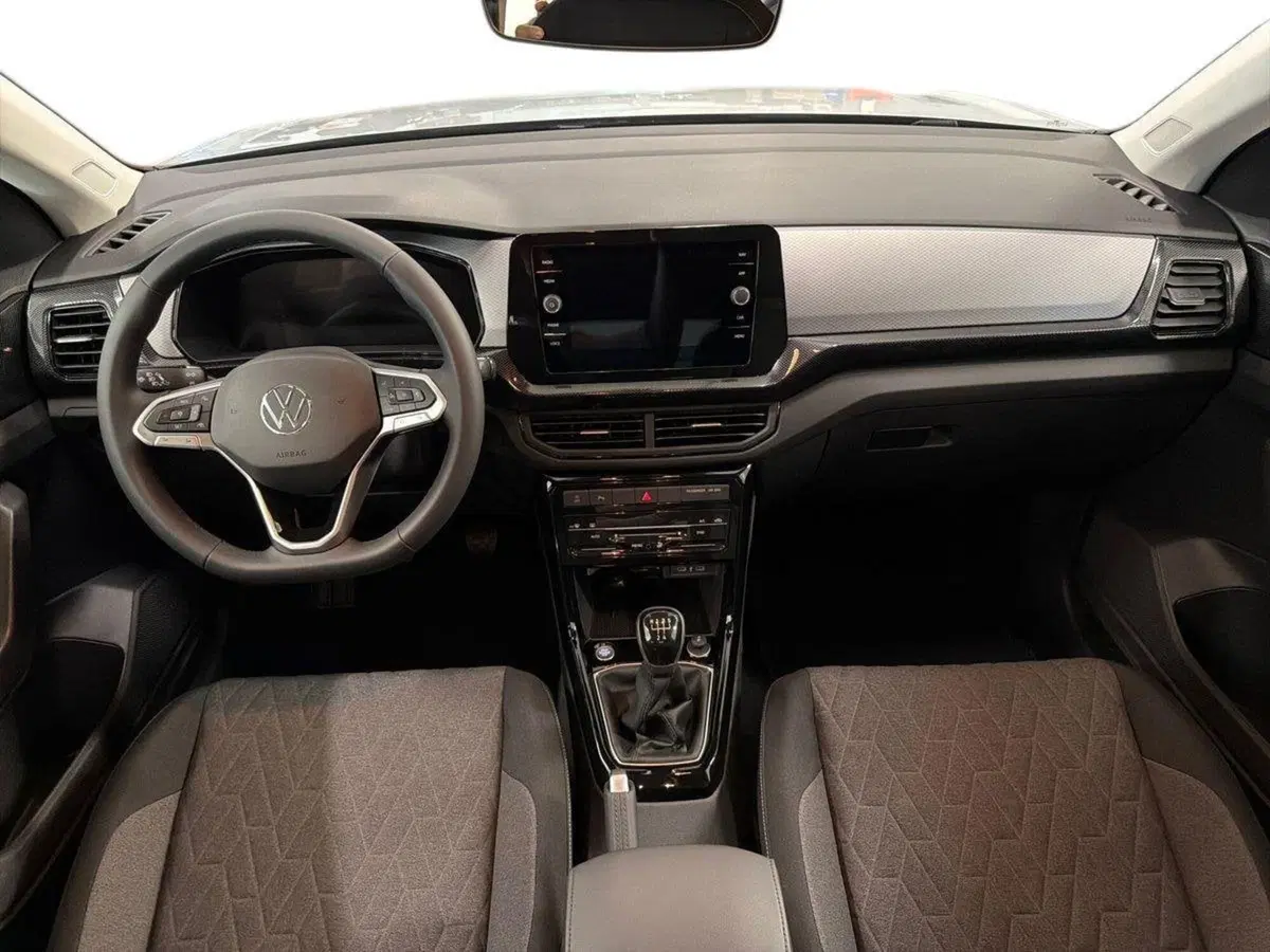 Volkswagen T-Cross nuova a Prato (11)