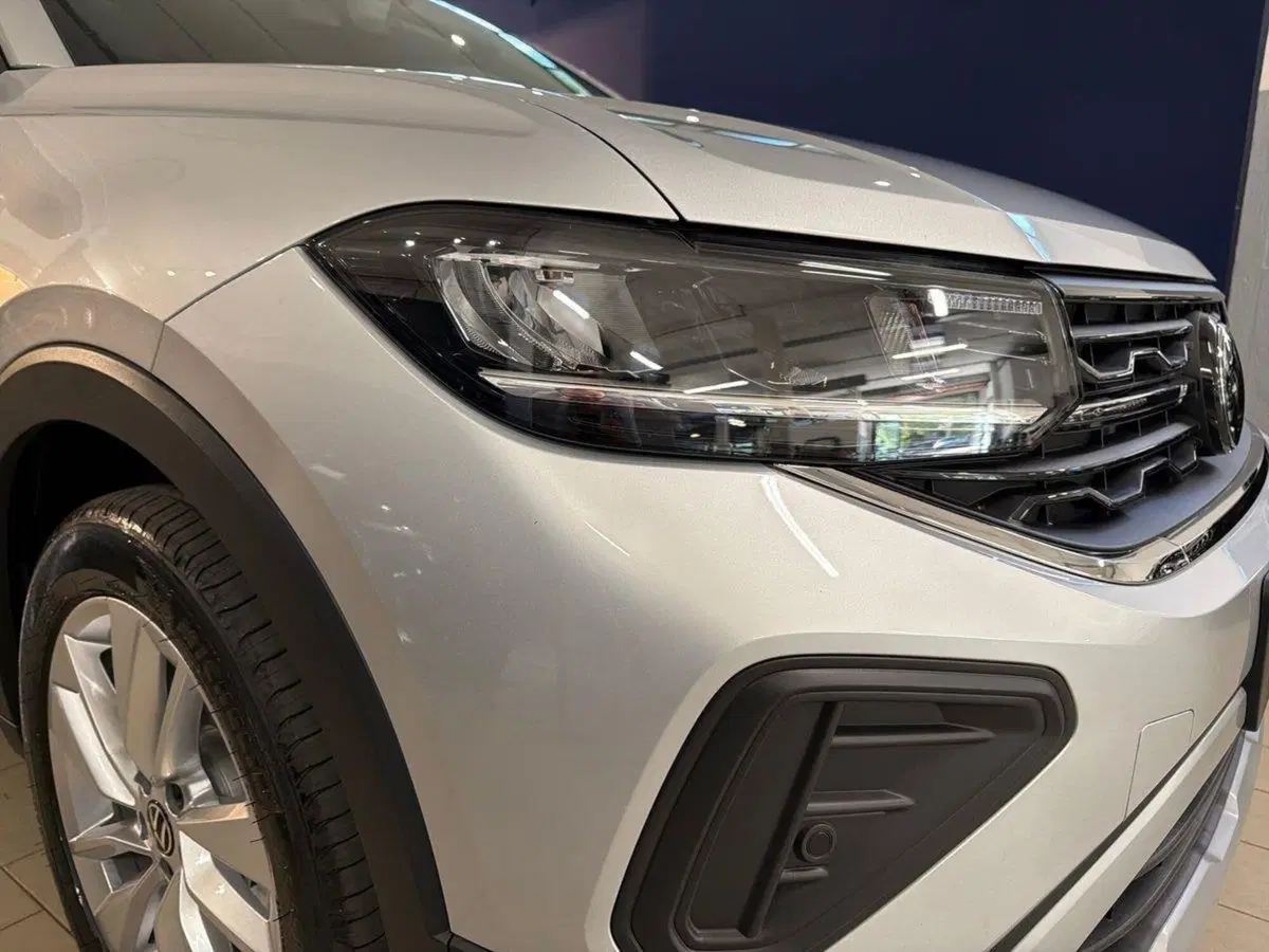 Volkswagen T-Cross nuova a Prato (7)