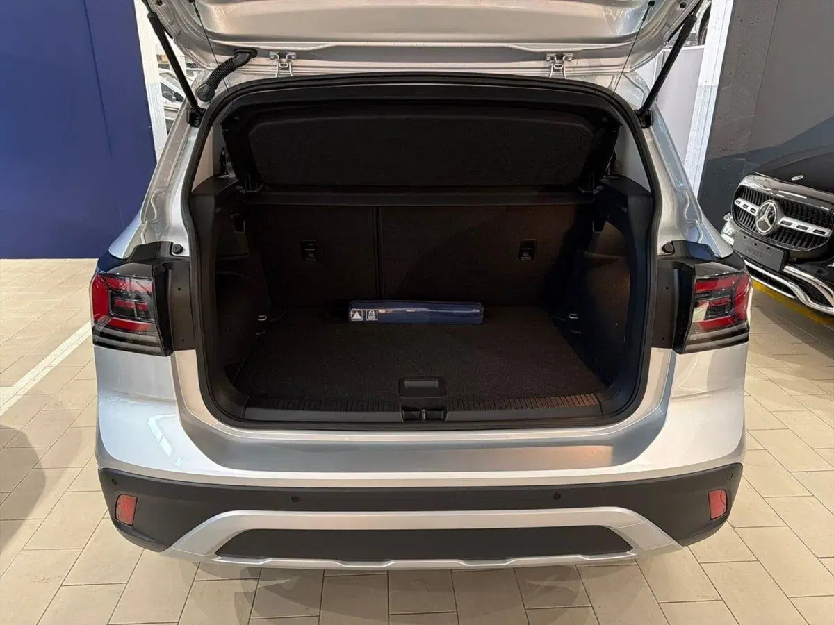 Volkswagen T-Cross nuova a Prato (8)
