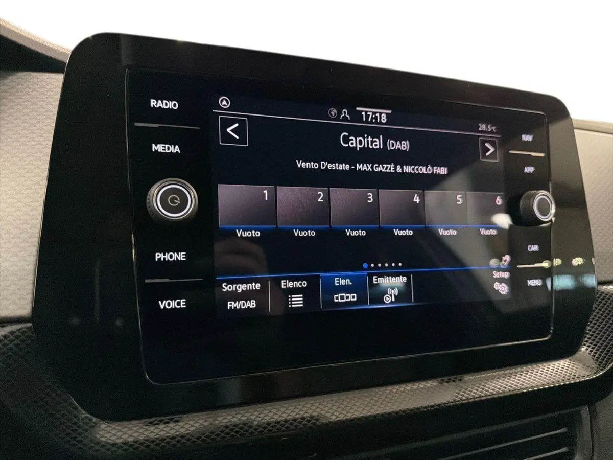 Volkswagen T-Cross nuova a Prato (14)