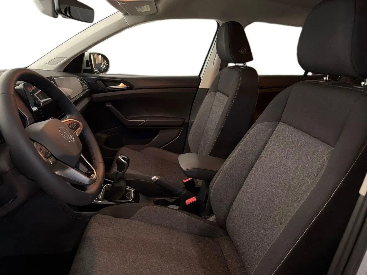 Volkswagen T-Cross nuova a Prato (9)