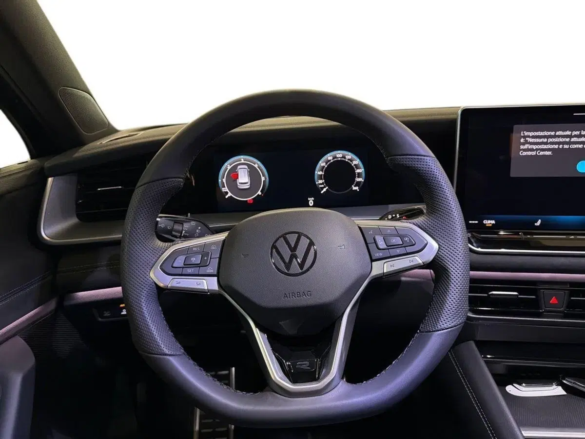 Volkswagen Tayron nuova a Prato (10)