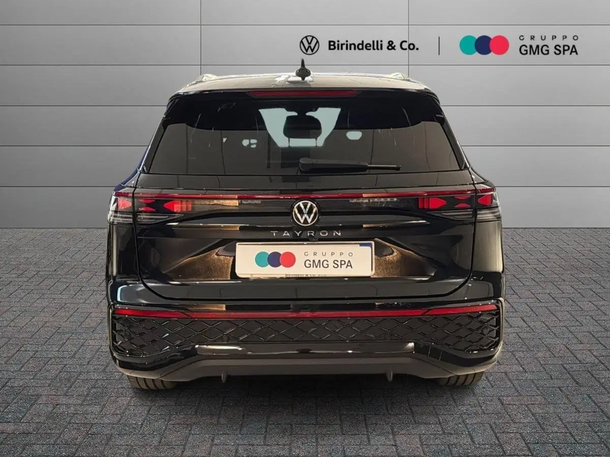 Volkswagen Tayron nuova a Prato (4)