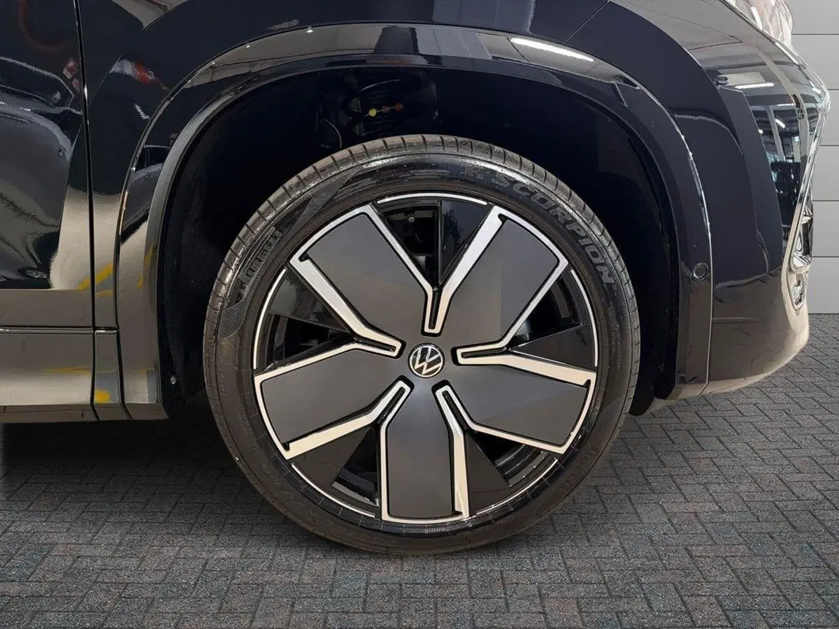 Volkswagen Tayron nuova a Prato (6)