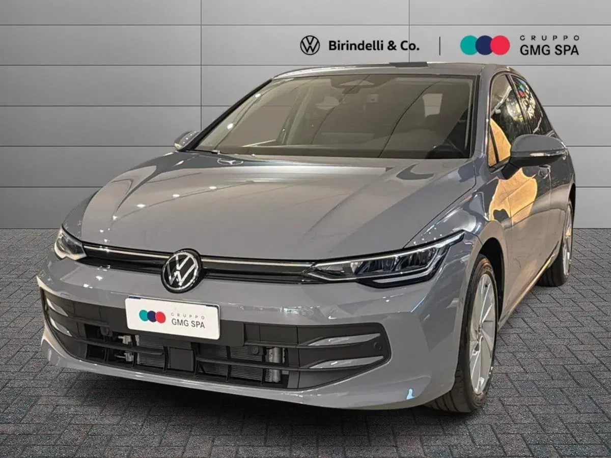 Volkswagen Golf nuova a Prato