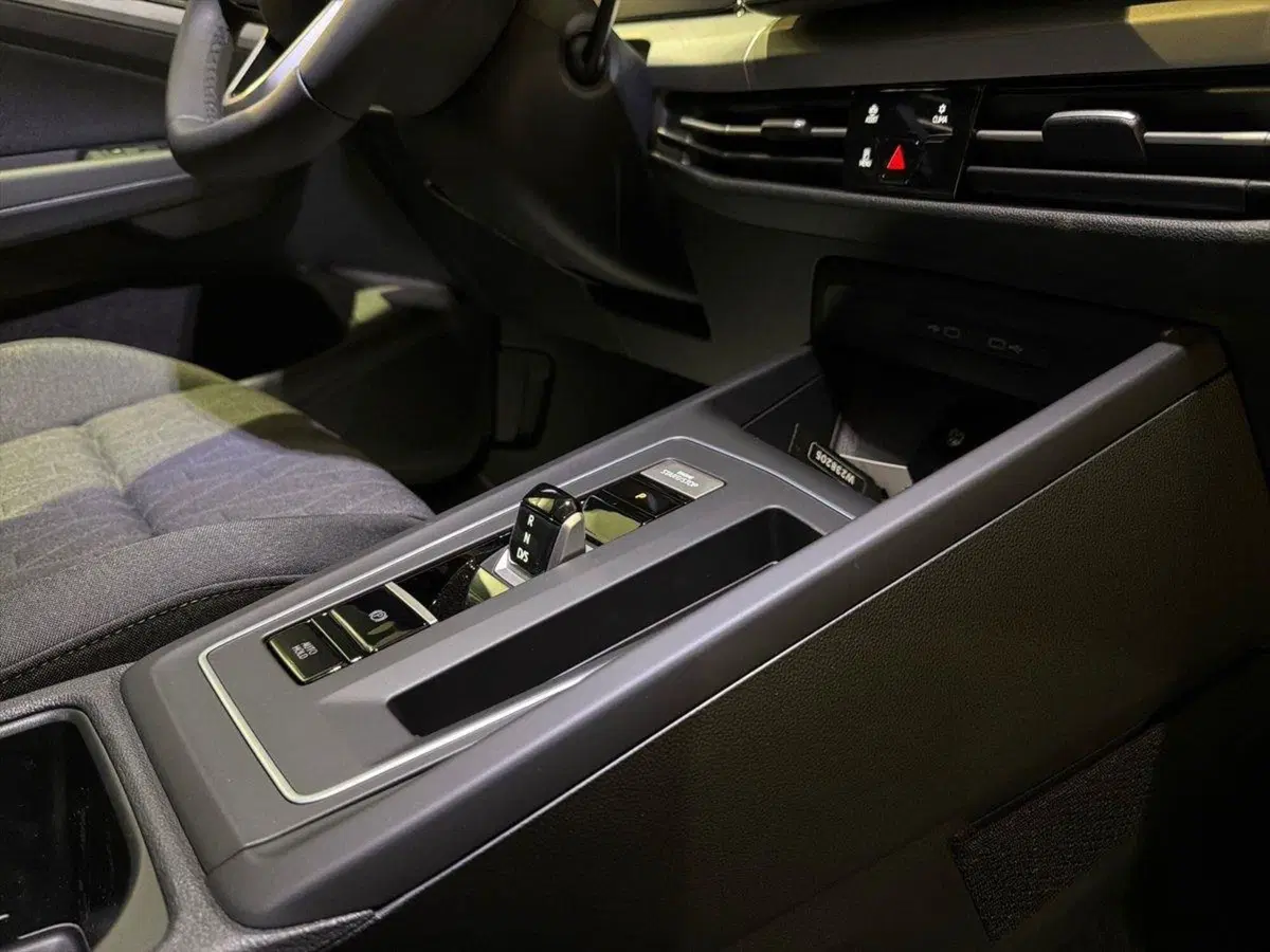 Volkswagen Golf nuova a Prato (15)