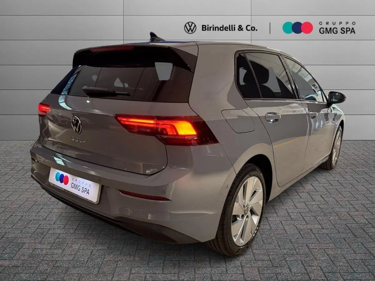 Volkswagen Golf nuova a Prato (3)
