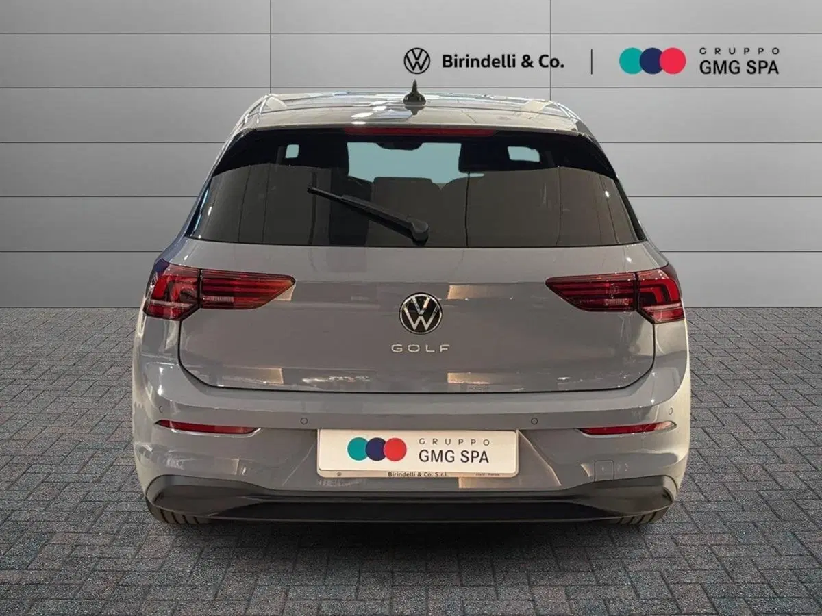 Volkswagen Golf nuova a Prato (4)
