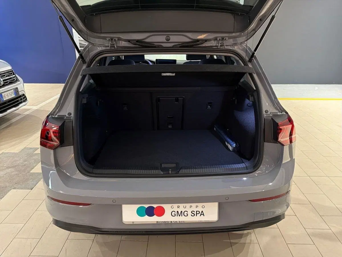 Volkswagen Golf nuova a Prato (8)