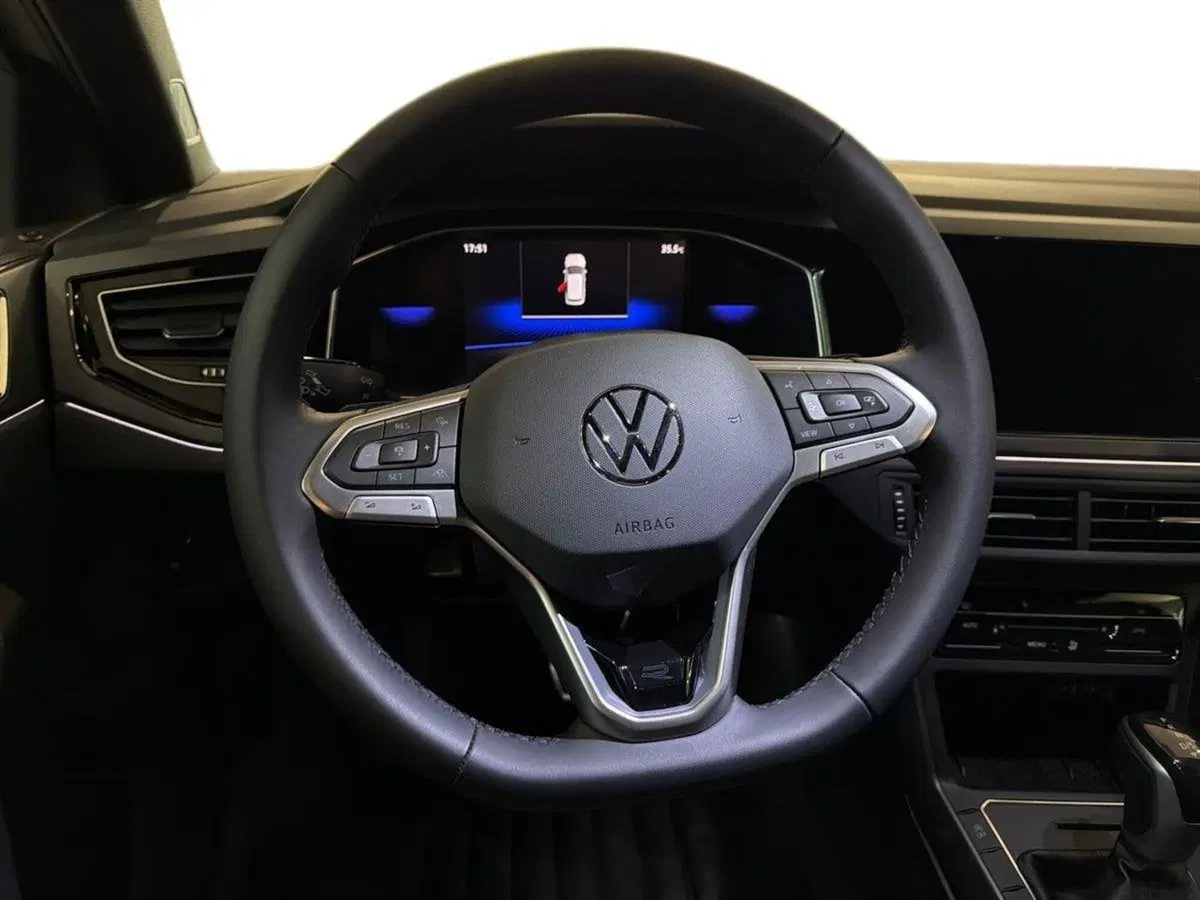 Volkswagen Polo nuova a Prato (10)