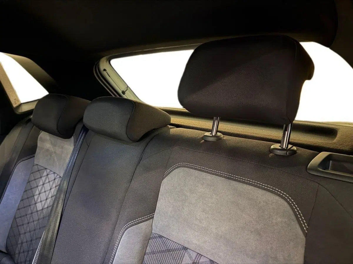 Volkswagen Polo nuova a Prato (12)