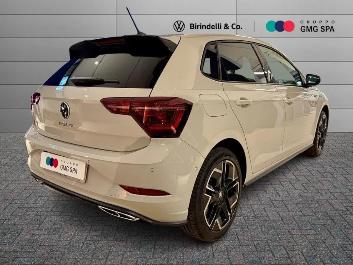 Volkswagen Polo nuova a Prato (3)