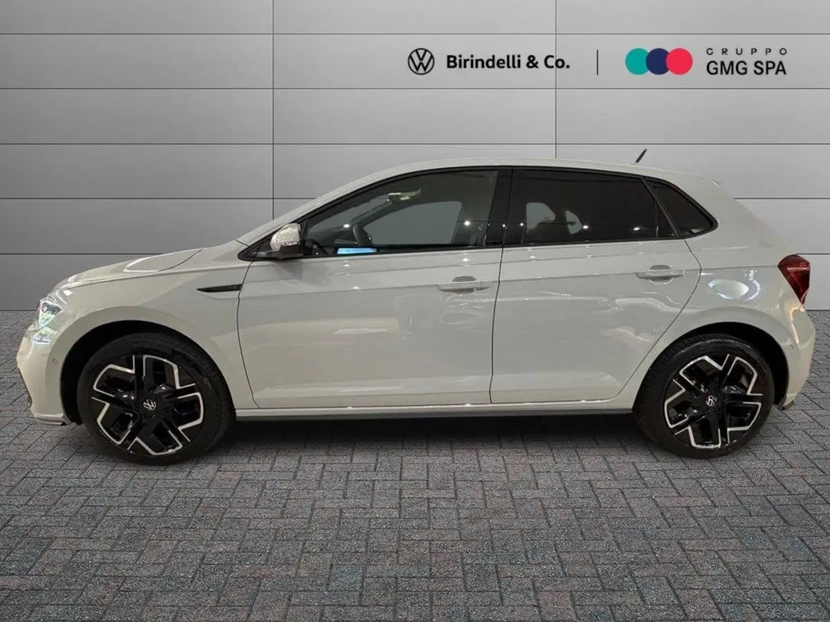 Volkswagen Polo nuova a Prato (5)