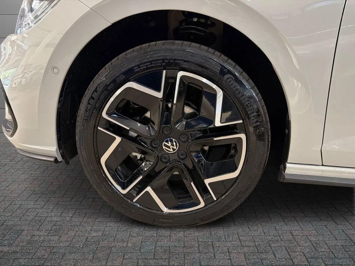Volkswagen Polo nuova a Prato (6)