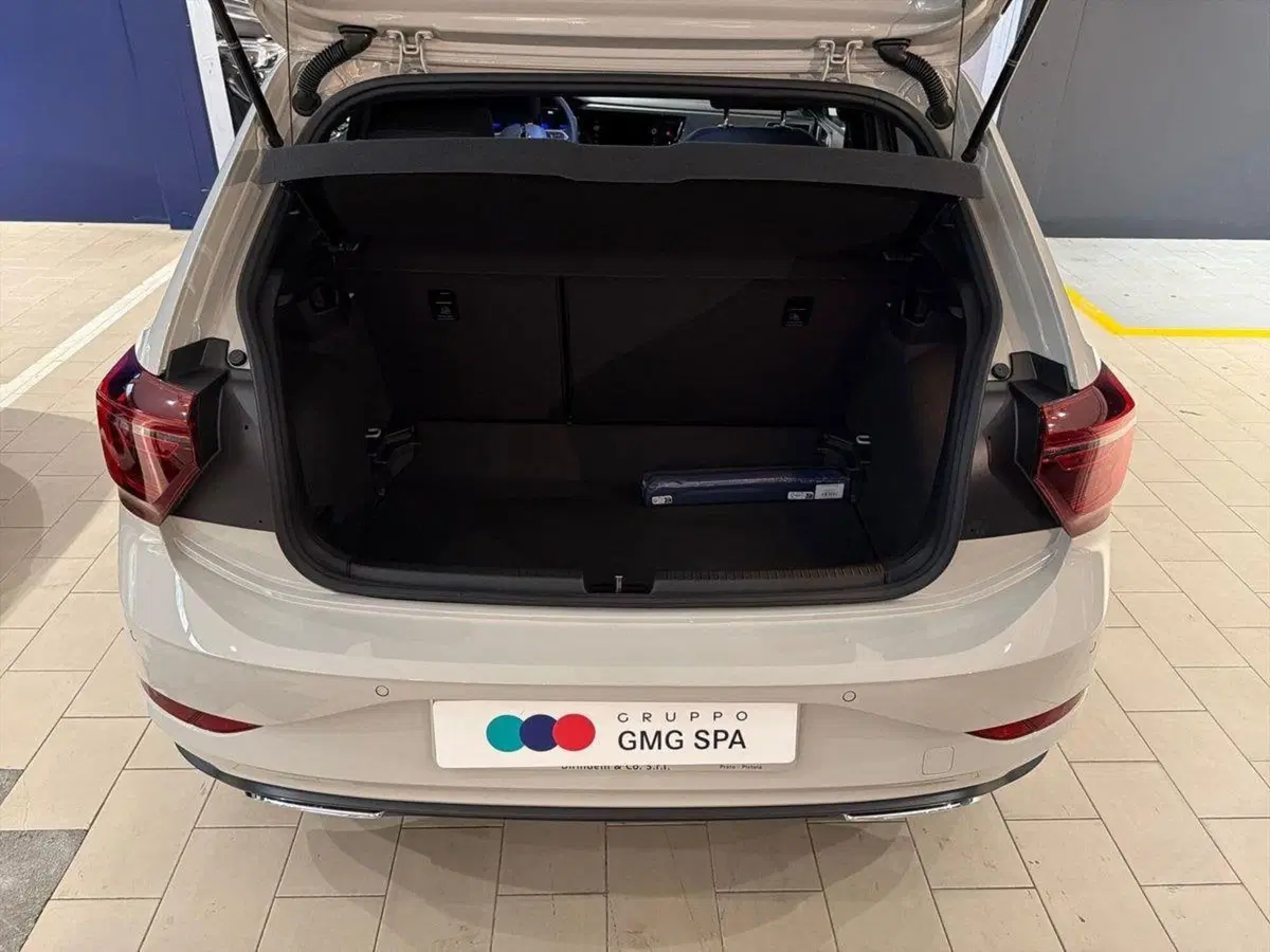 Volkswagen Polo nuova a Prato (8)