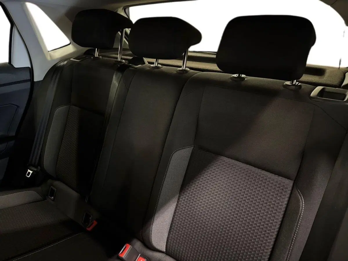 Volkswagen Polo nuova a Prato (12)