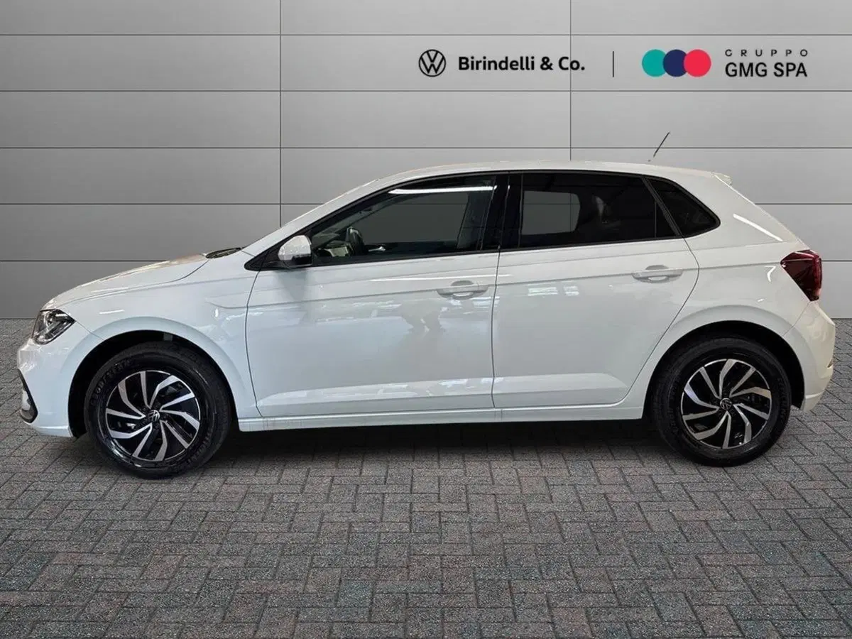 Volkswagen Polo nuova a Prato (5)