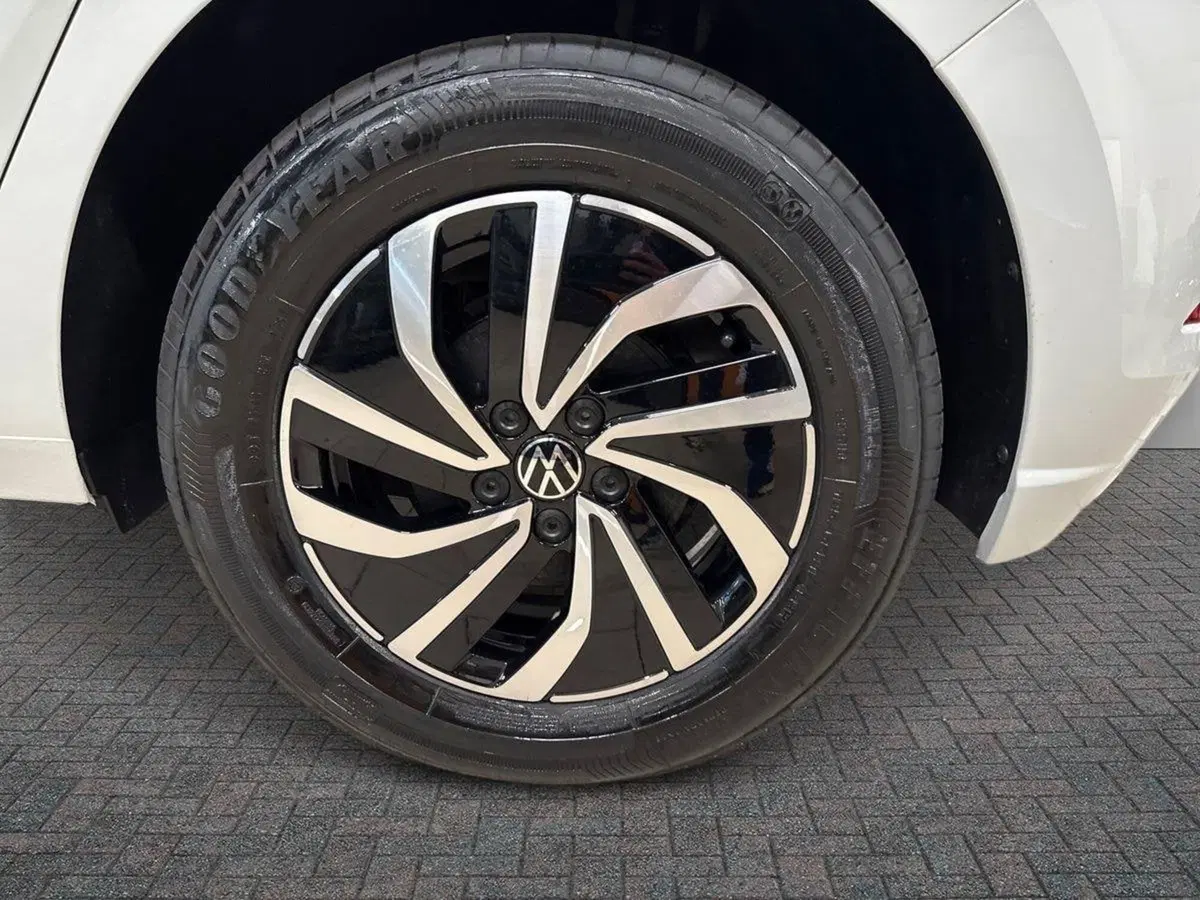 Volkswagen Polo nuova a Prato (6)