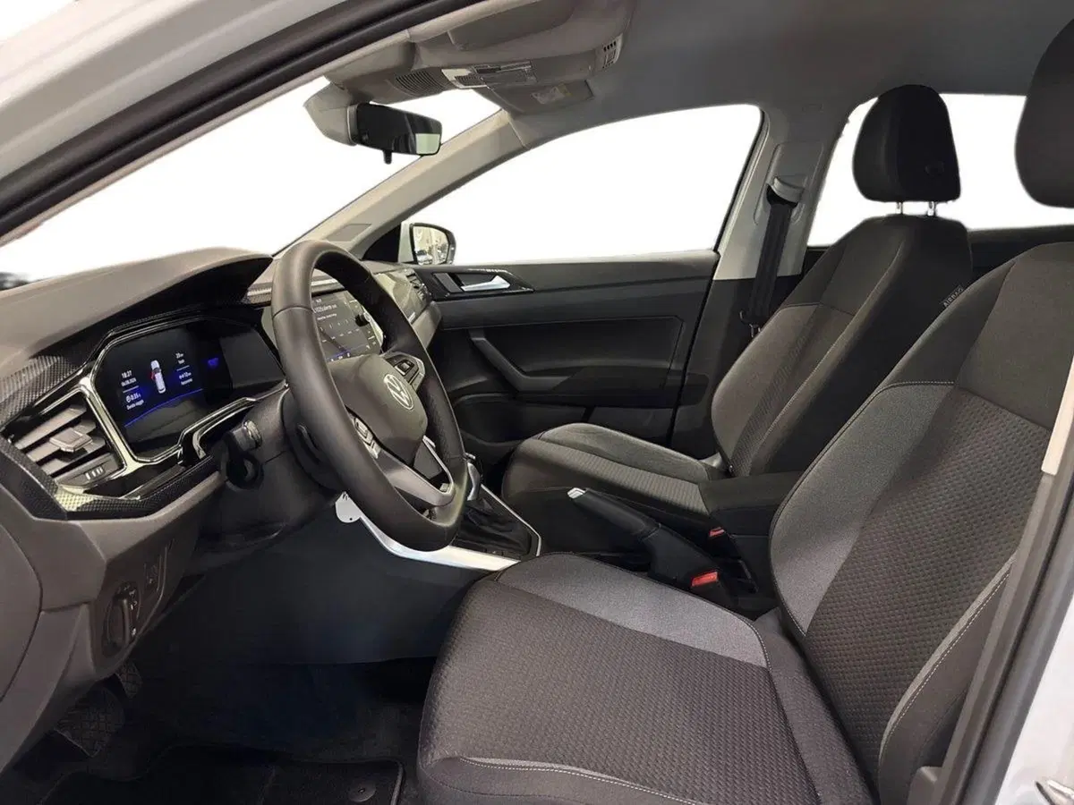 Volkswagen Polo nuova a Prato (9)