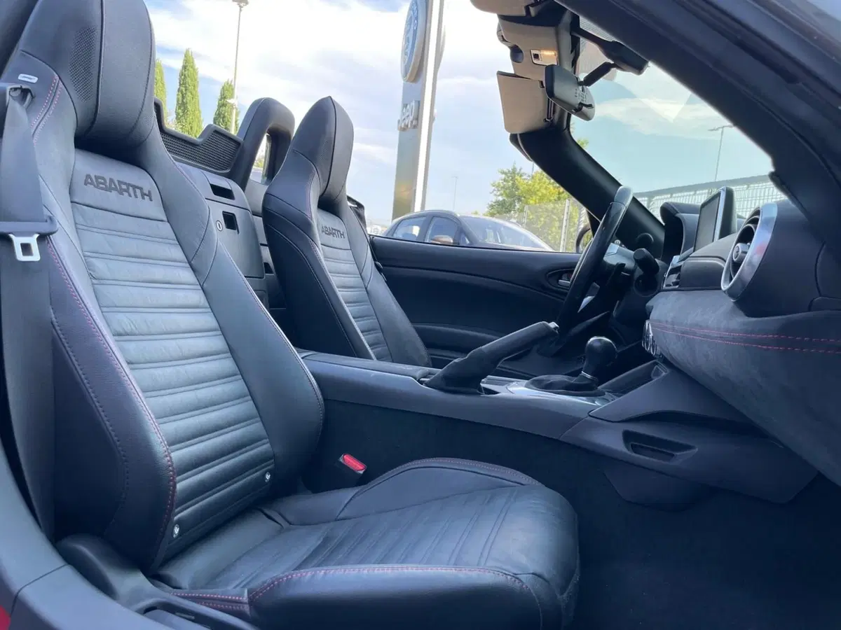 Abarth 124 Spider usata a Ancona (14)