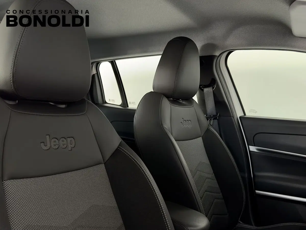Jeep Avenger usata a Brescia (19)