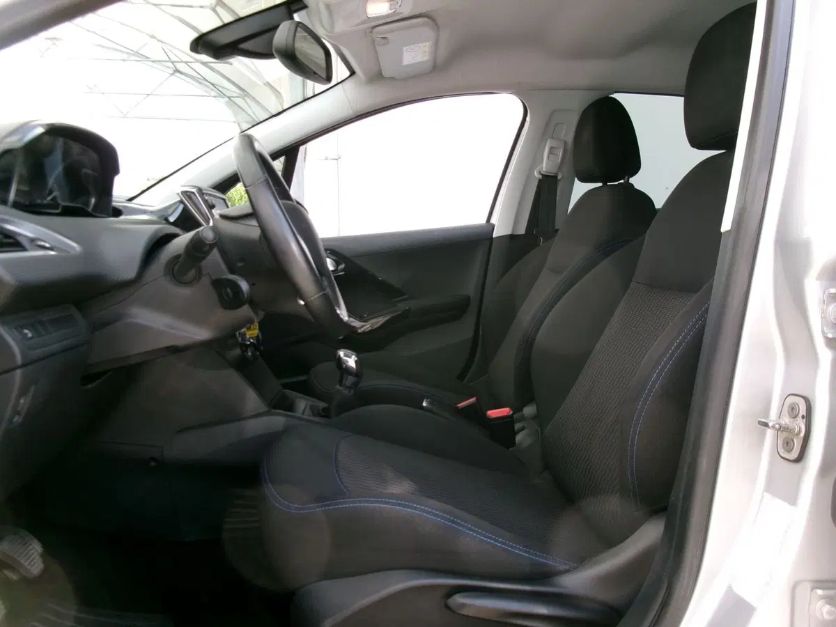 Peugeot 208 usata a Venezia (11)