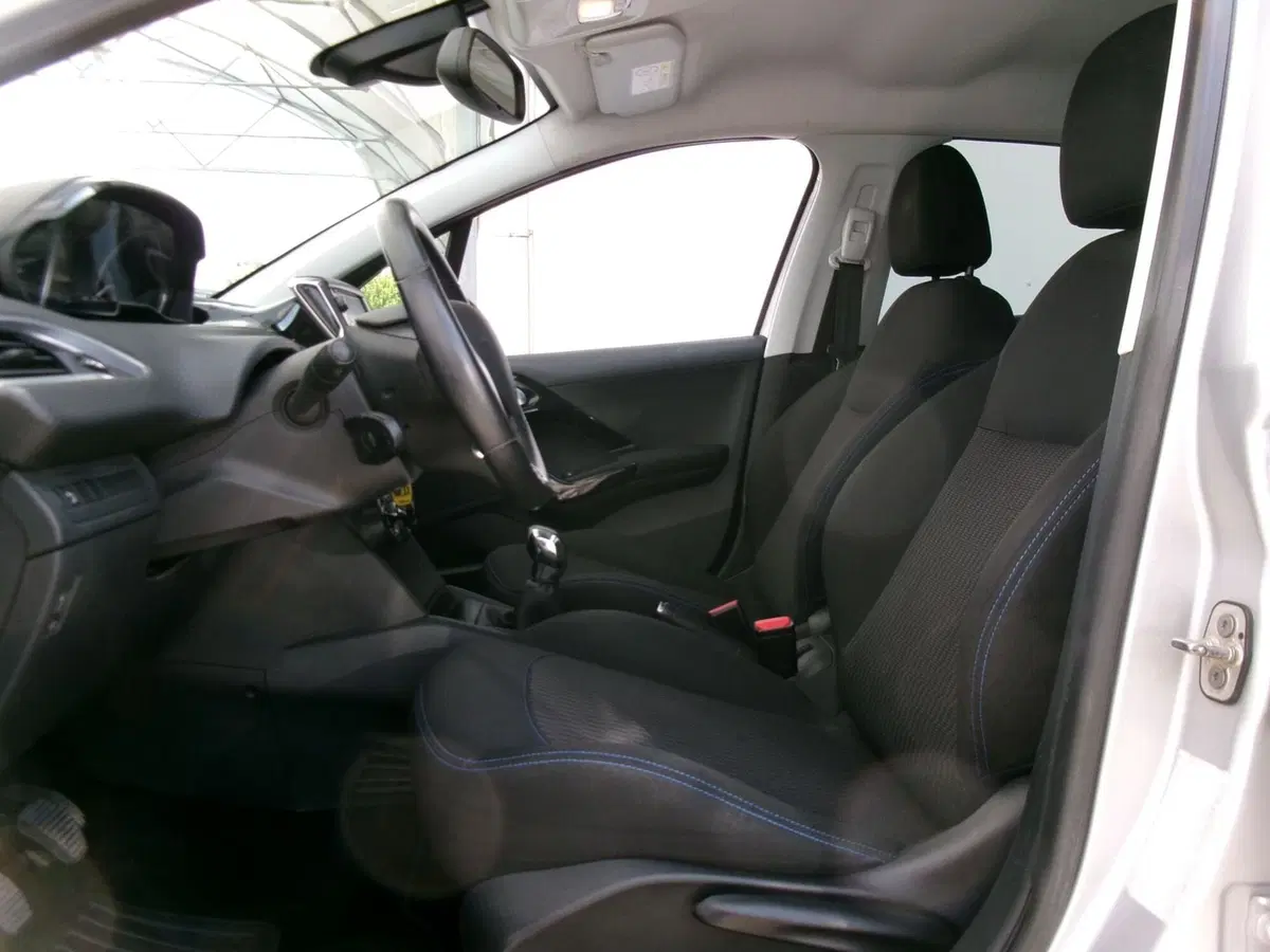 Peugeot 208 usata a Venezia (12)