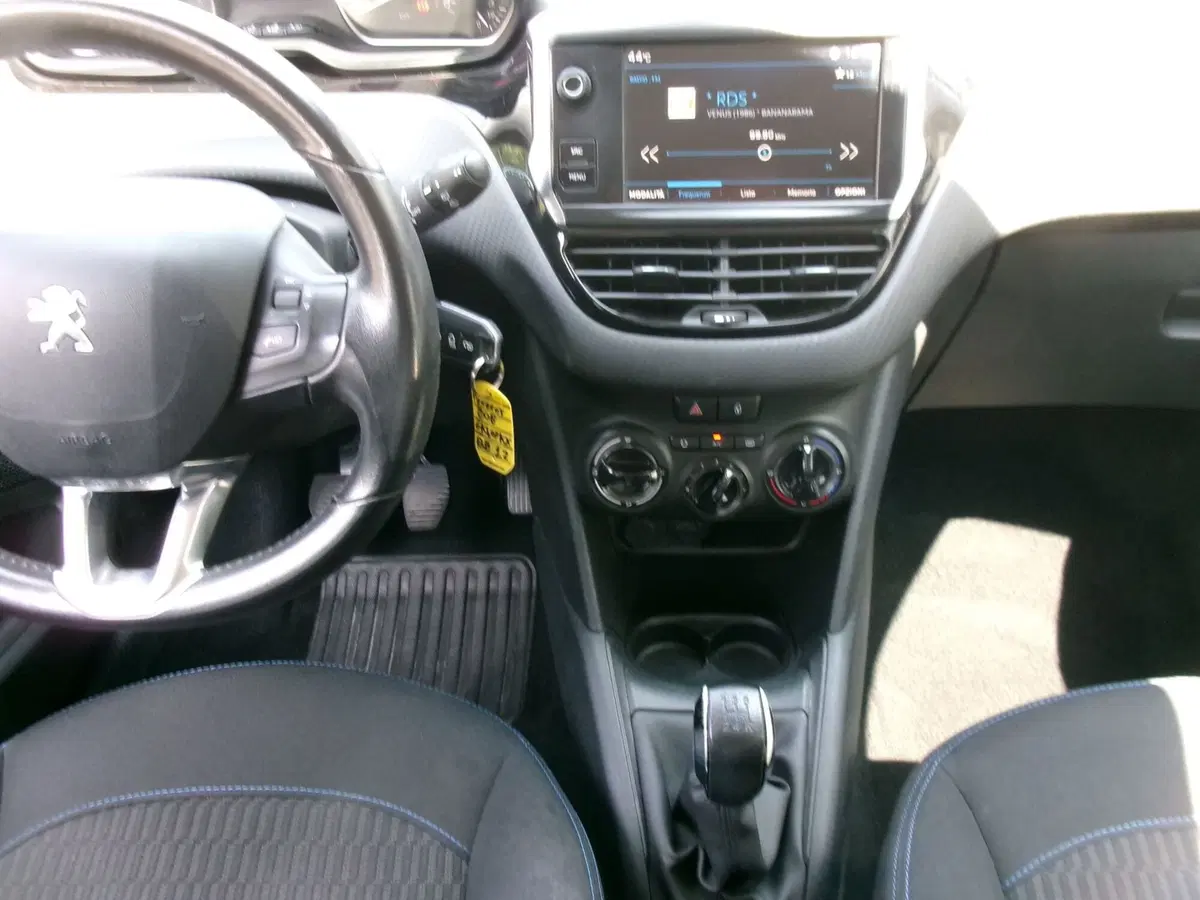 Peugeot 208 usata a Venezia (15)