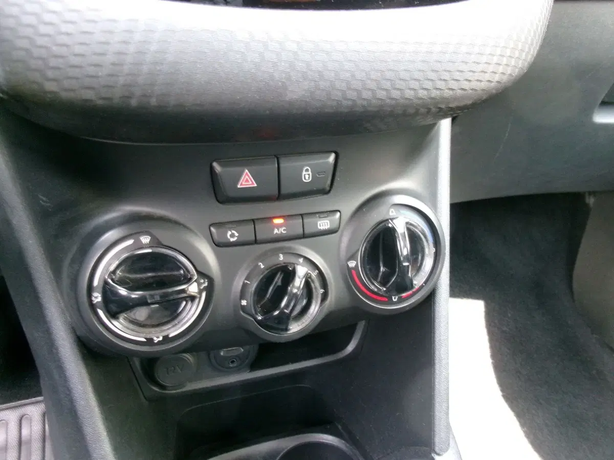 Peugeot 208 usata a Venezia (17)