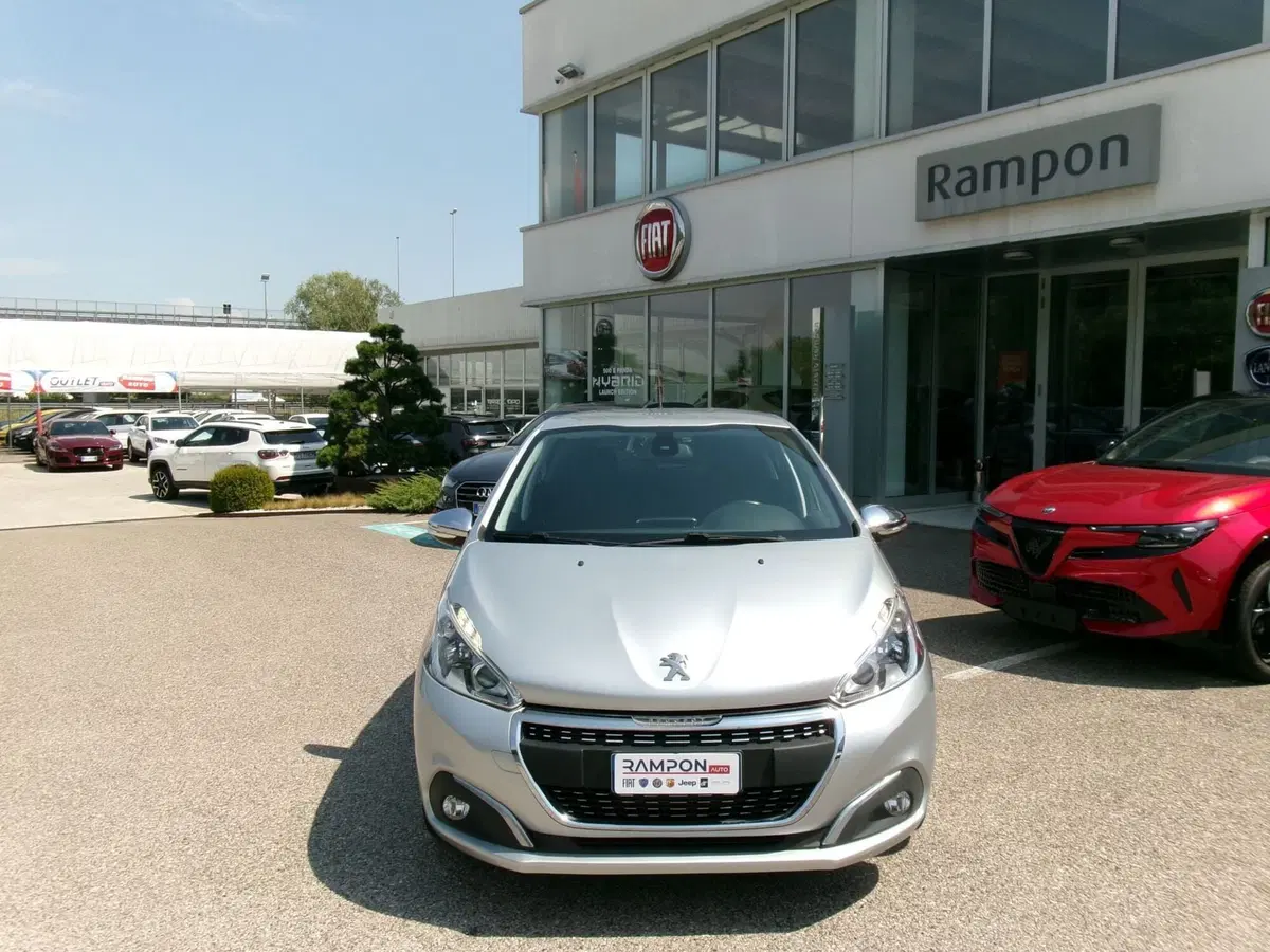 Peugeot 208 usata a Venezia (8)