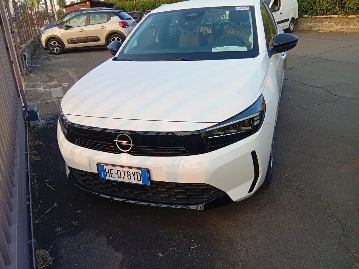 Opel Corsa nuova a Catania