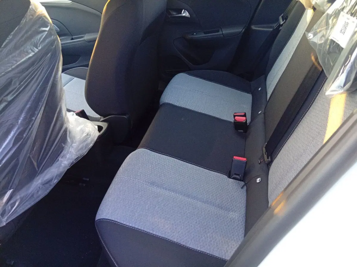 Opel Corsa nuova a Catania (16)