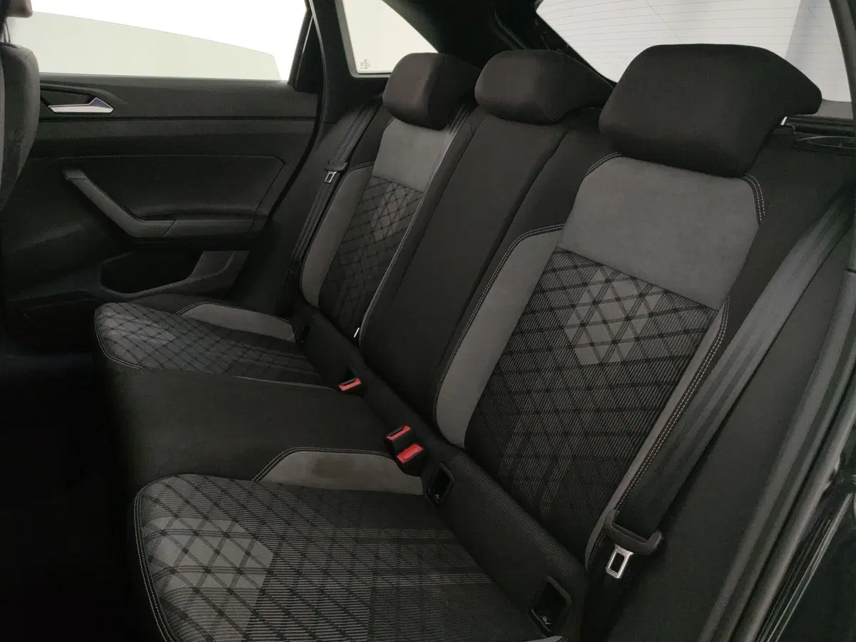 Volkswagen Taigo usata a Arezzo (13)