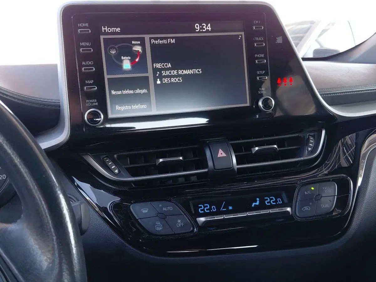 Toyota Toyota C-HR usata a Cagliari (9)